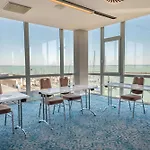 Yacht Wellness & Business Hotel 4*