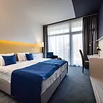 Hotel Yacht Wellness & Business Siofok