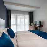 Hotel Yacht Wellness & Business Siofok