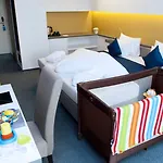 Hotel Yacht Wellness & Business 4*
