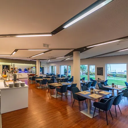 Szálloda Yacht Wellness & Business Siófok