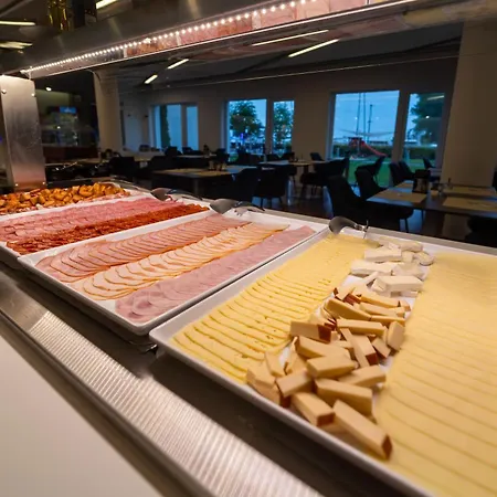 Yacht Wellness & Business 4* Siófok