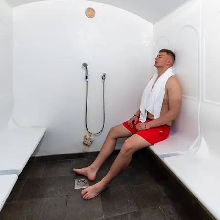 Szálloda Yacht Wellness & Business 4*