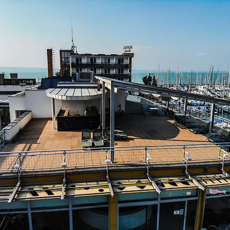 Yacht Wellness & Business Siófok