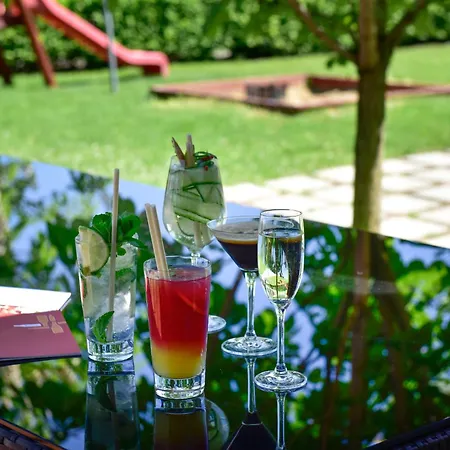 Hotel Yacht Wellness&business