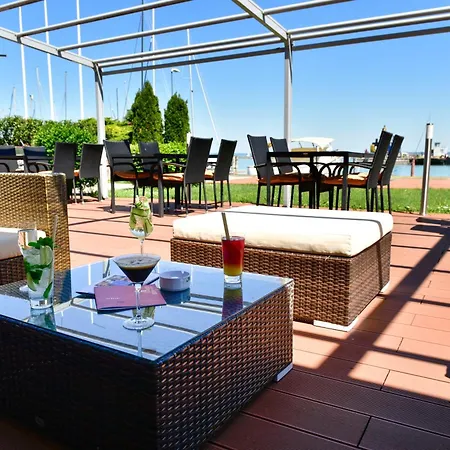 Yacht Wellness & Business Siófok