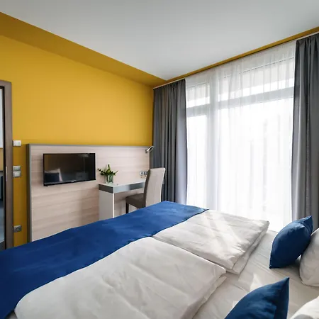 Hotel Yacht Wellness & Business Siofok