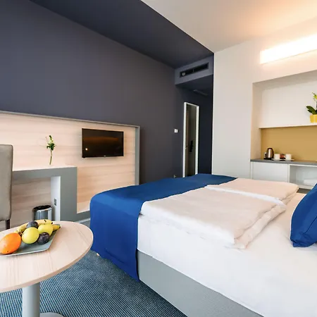 Yacht Wellness & Business Siófok