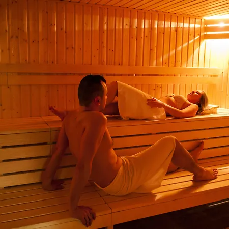 Отель Yacht Wellness & Business 4*