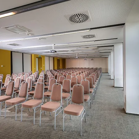 Yacht Wellness & Business 4* Siófok