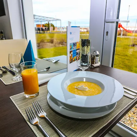 Yacht Wellness & Business Hotel