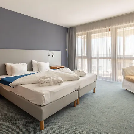 Ξενοδοχείο Yacht Wellness & Business 4*