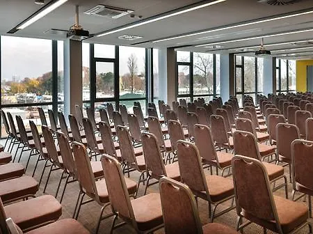 Yacht Wellness & Business Szálloda Siófok