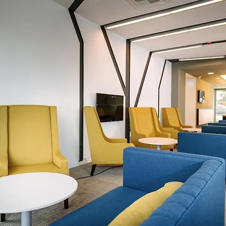 Yacht Wellness & Business Szálloda