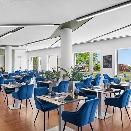 Yacht Wellness & Business 4* Siófok