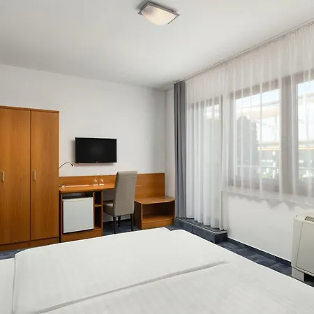 Hotel Yacht Wellness & Business