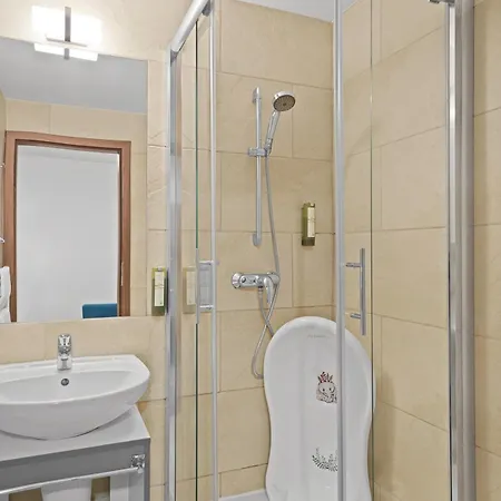 Yacht Wellness & Business 4* Siofok