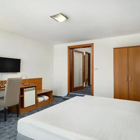 Hotel Yacht Wellness & Business