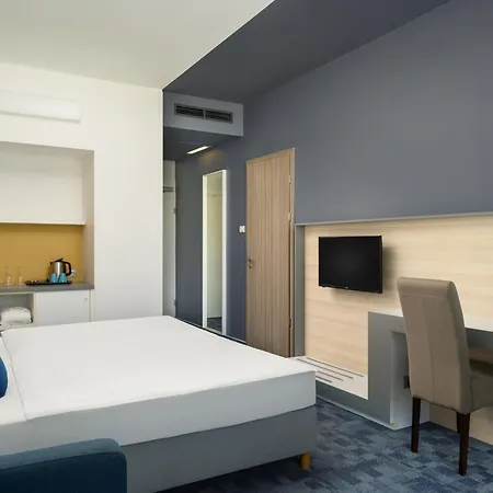 Yacht Wellness & Business Hotel