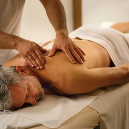 Yacht Wellness & Business Hotel
