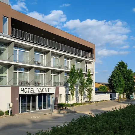 Hotel Yacht Wellness & Business 4*