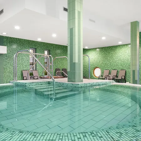 Yacht Wellness & Business Hotel
