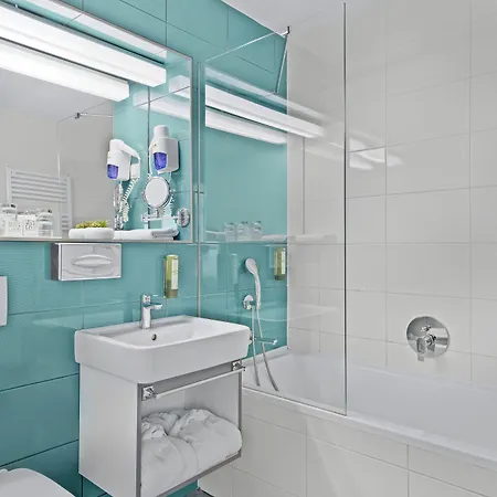 Yacht Wellness & Business Hotel