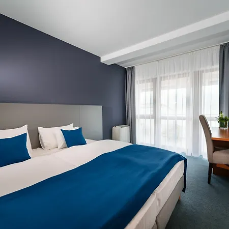 Yacht Wellness & Business Hotel