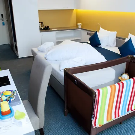 Yacht Wellness&business Hotel 4*