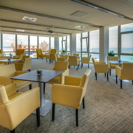 Yacht Wellness & Business Szálloda Siófok