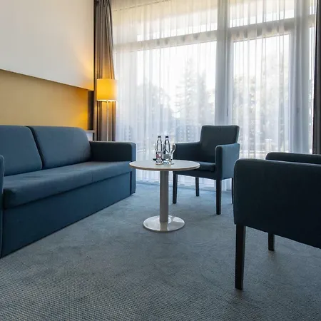 Szálloda Yacht Wellness & Business 4*