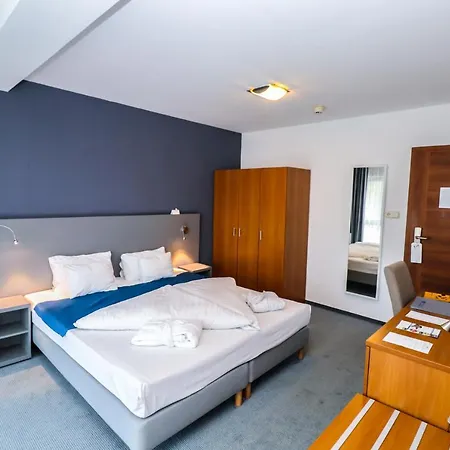 Yacht Wellness & Business Siófok