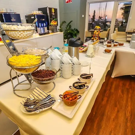 Szálloda Yacht Wellness & Business 4*