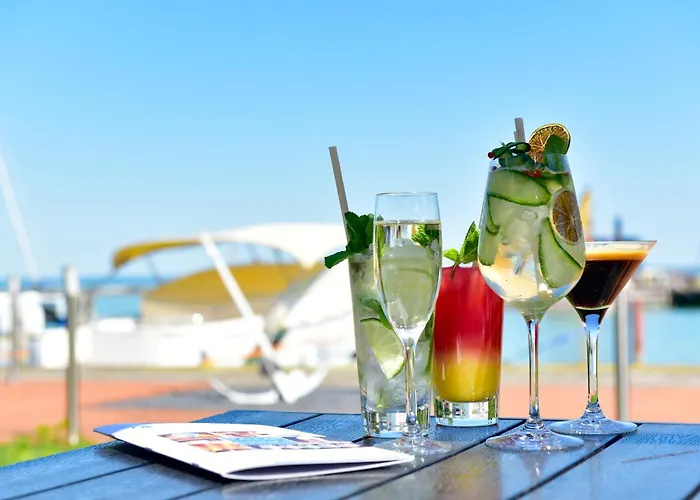 Yacht Wellness & Business Szálloda