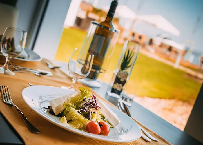 Hotel Yacht Wellness & Business 4*