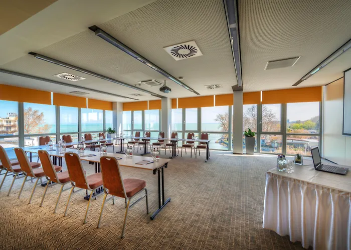 Ξενοδοχείο Yacht Wellness & Business 4*