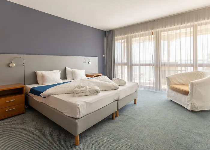 Ξενοδοχείο Yacht Wellness & Business 4*
