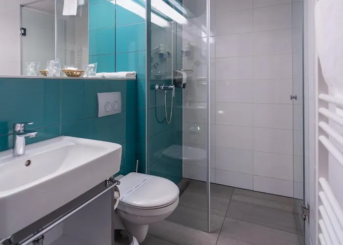 Yacht Wellness & Business Ξενοδοχείο 4*