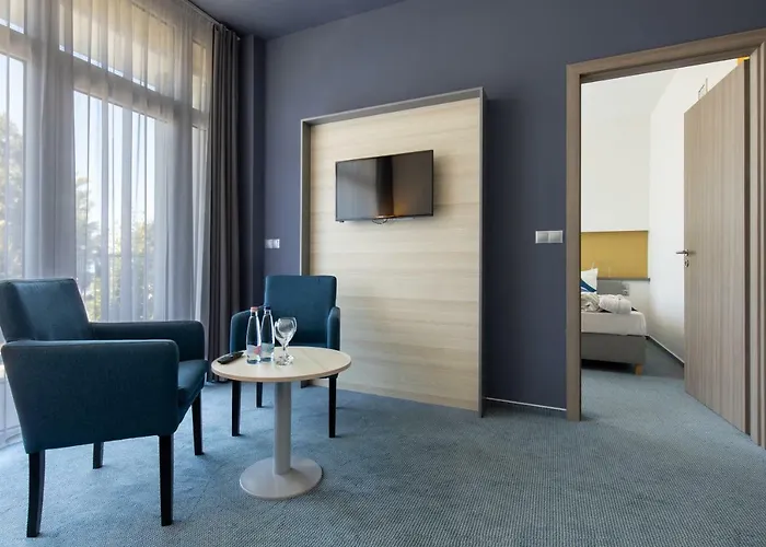 Szálloda Yacht Wellness & Business 4*