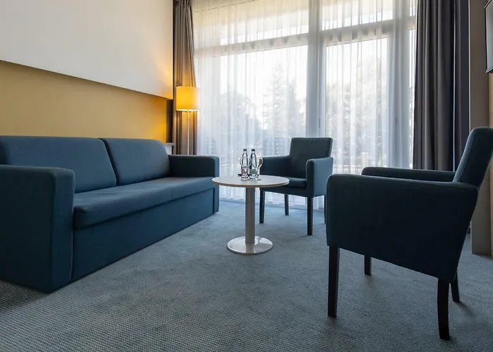 Hotel Yacht Wellness & Business 4*