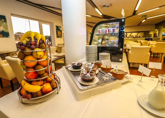Ξενοδοχείο Yacht Wellness & Business 4*