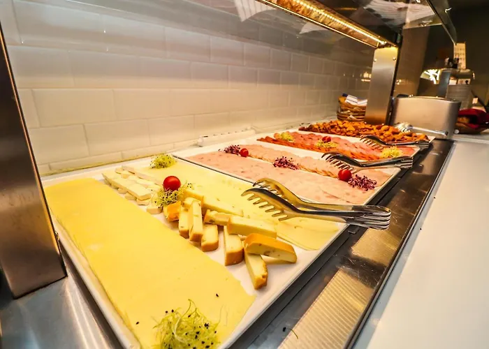 Yacht Wellness & Business Szálloda Siófok