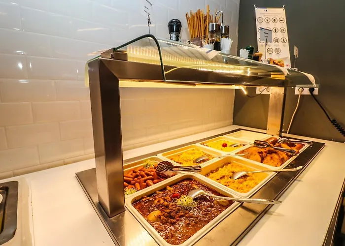 Yacht Wellness & Business Hotel 4*